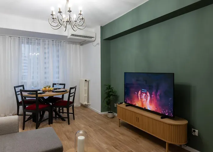 Splendid Historical Smarald 2 Bedroom Old Town