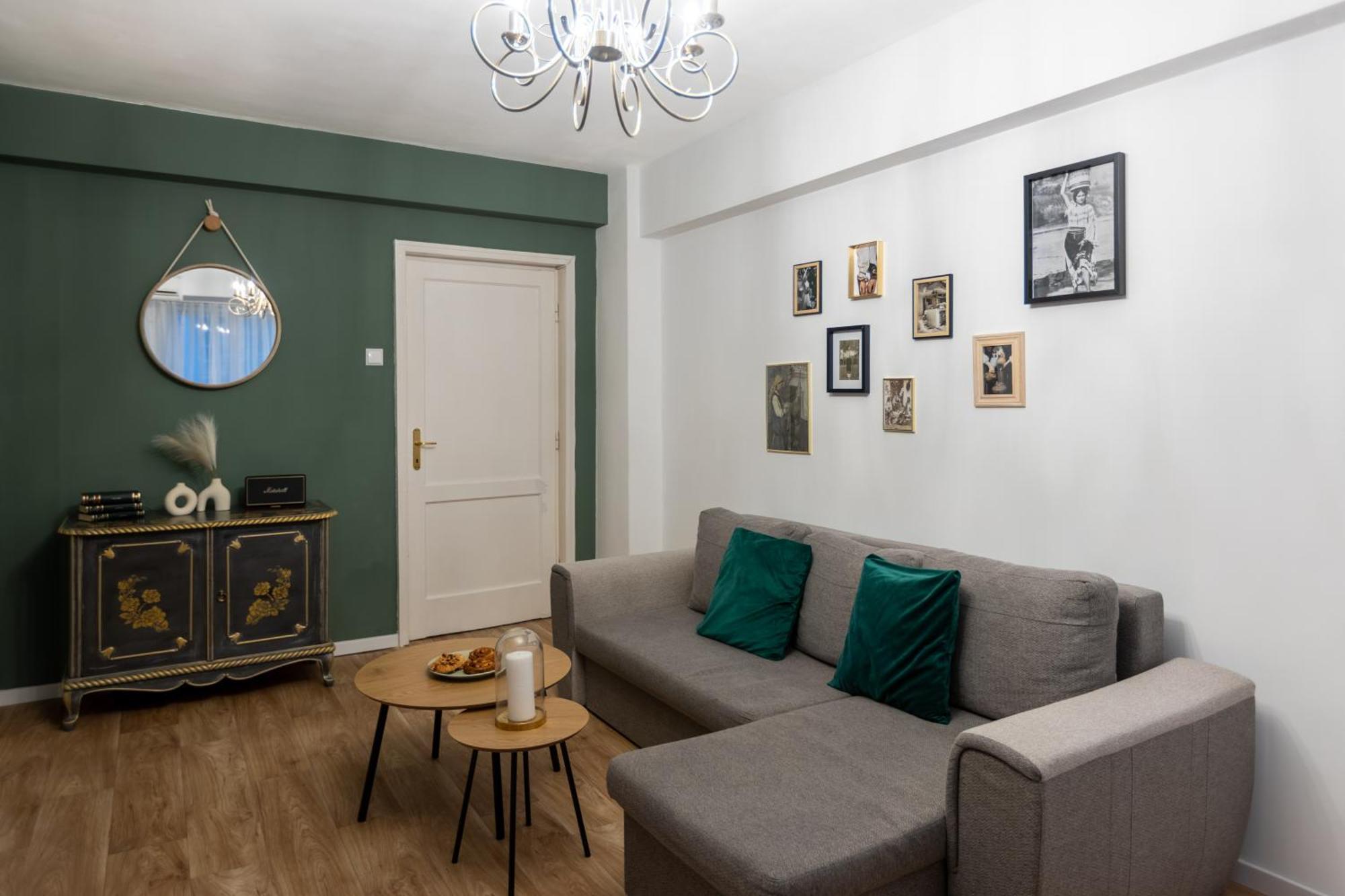 Splendid Historical Smarald 2 Bedroom Old Town * Bucarest